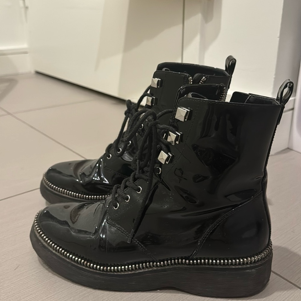 MK boots